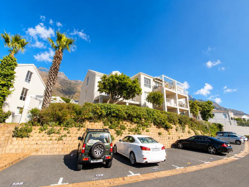 1 Bedroom Property for Sale in Vredehoek Western Cape
